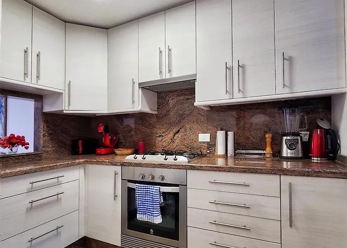 Beautiful House With Mountain And Ocean View Lägenhet