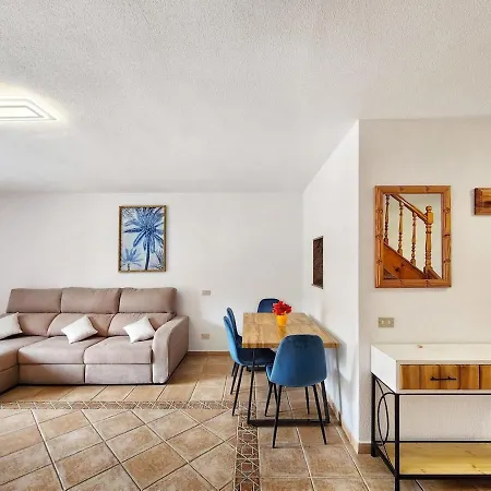 Beautiful House With Mountain And Ocean View